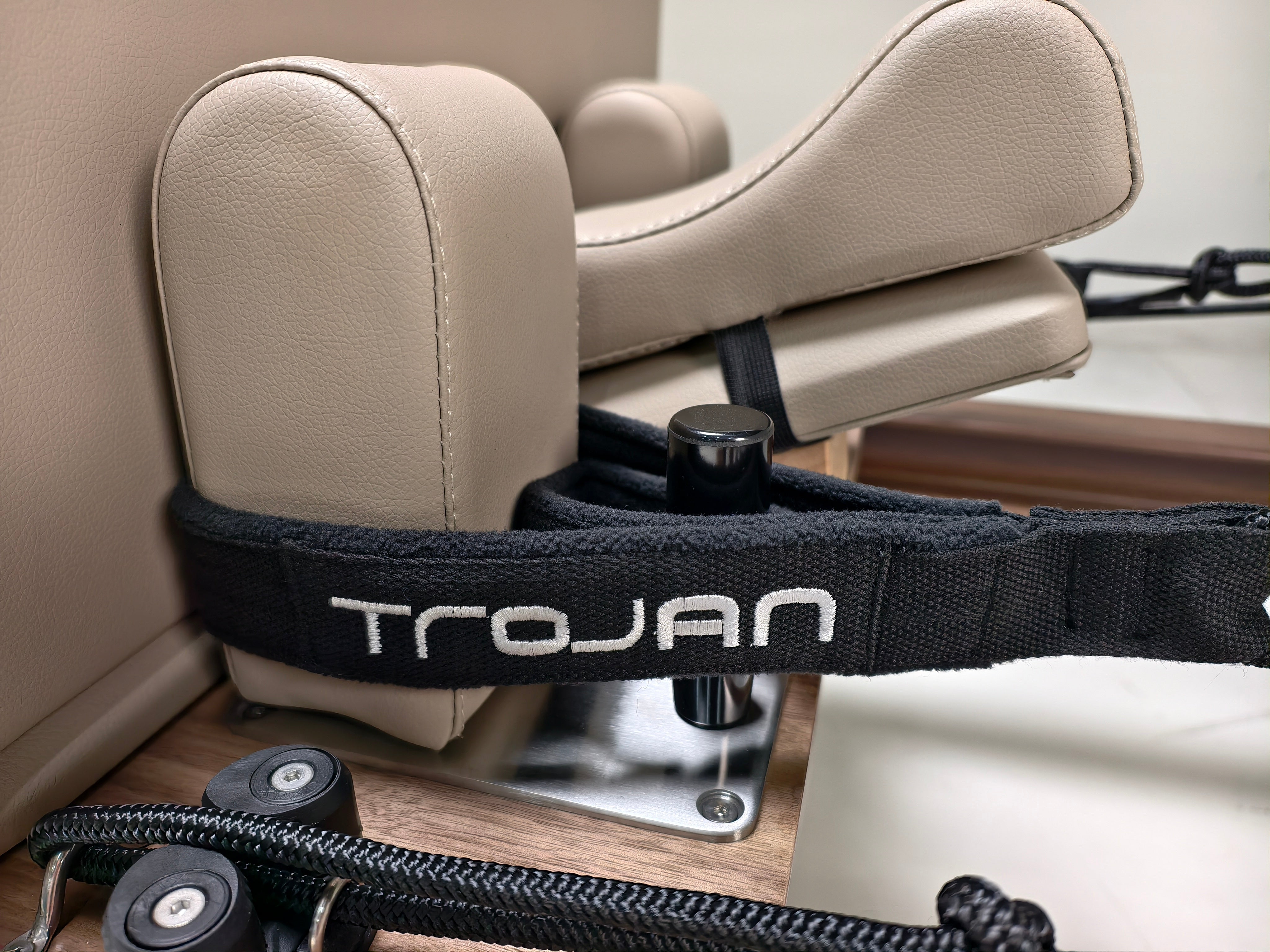 Trojan StudioPR " Walnutt " Premium Aluminium Reformer Inc Box & Jump Board