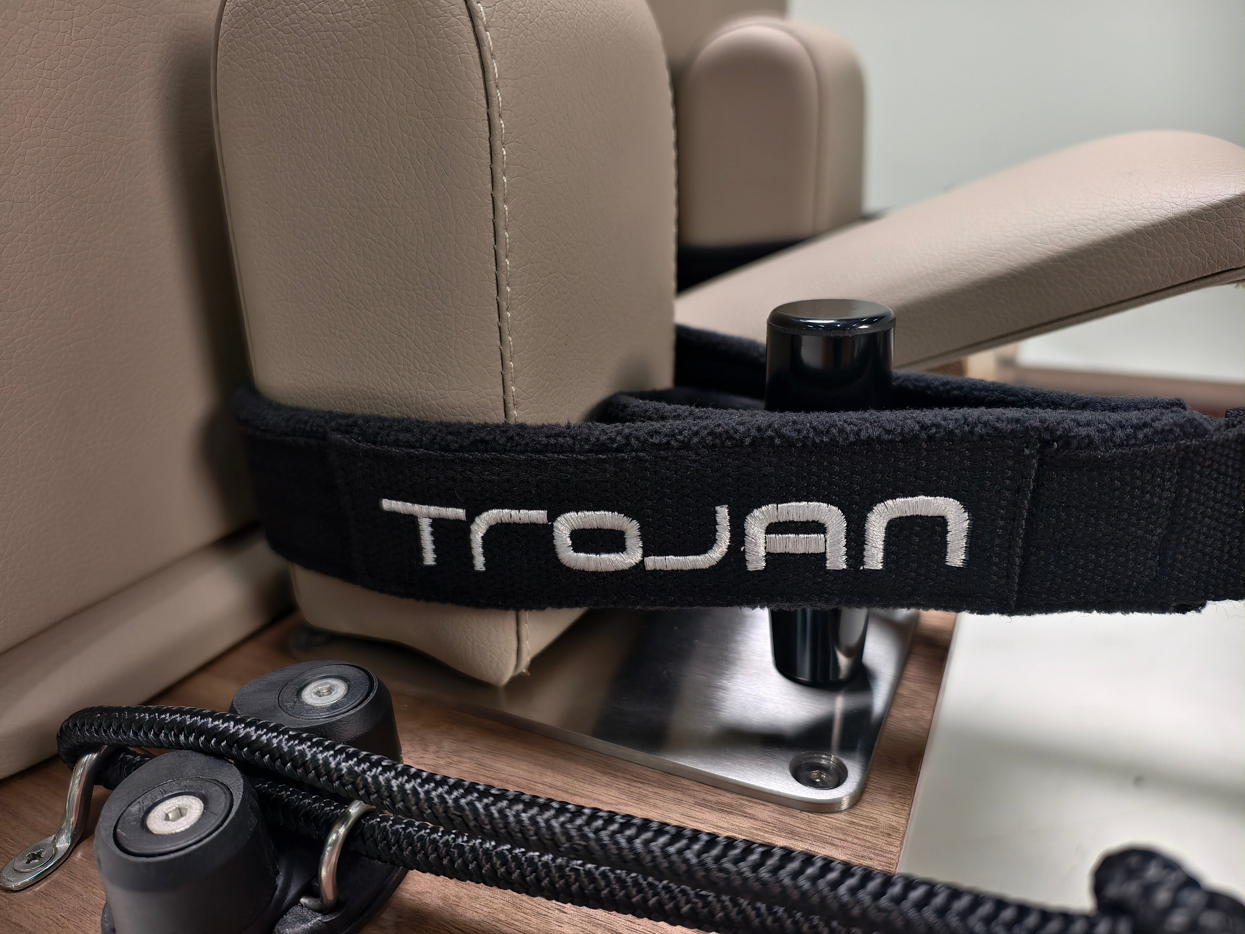 Trojan StudioPR " Walnutt " Premium Aluminium Reformer Inc Box & Jump Board