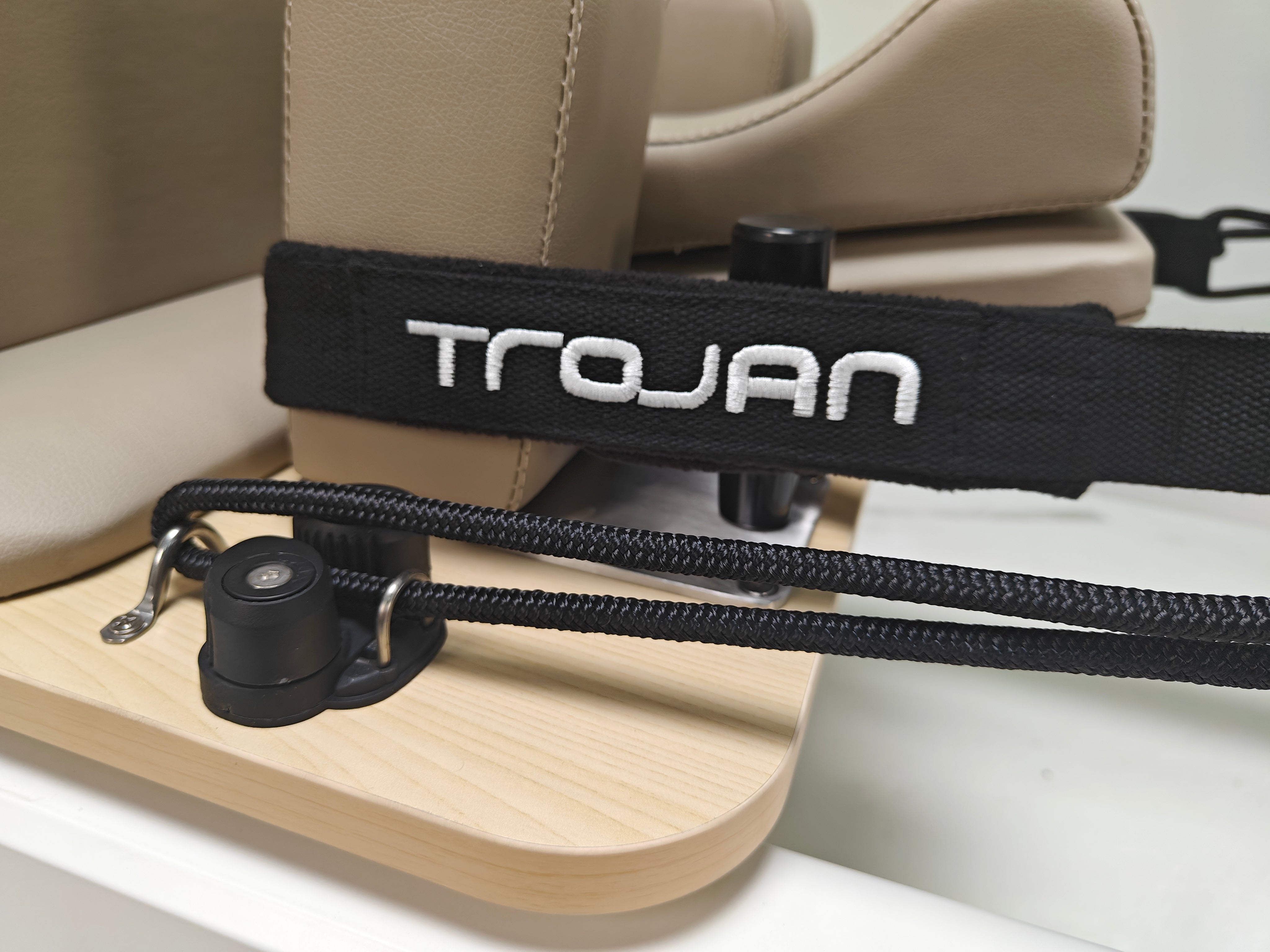 Trojan StudioPR Beije Aluminium Reformer Inc Box & Jump Board