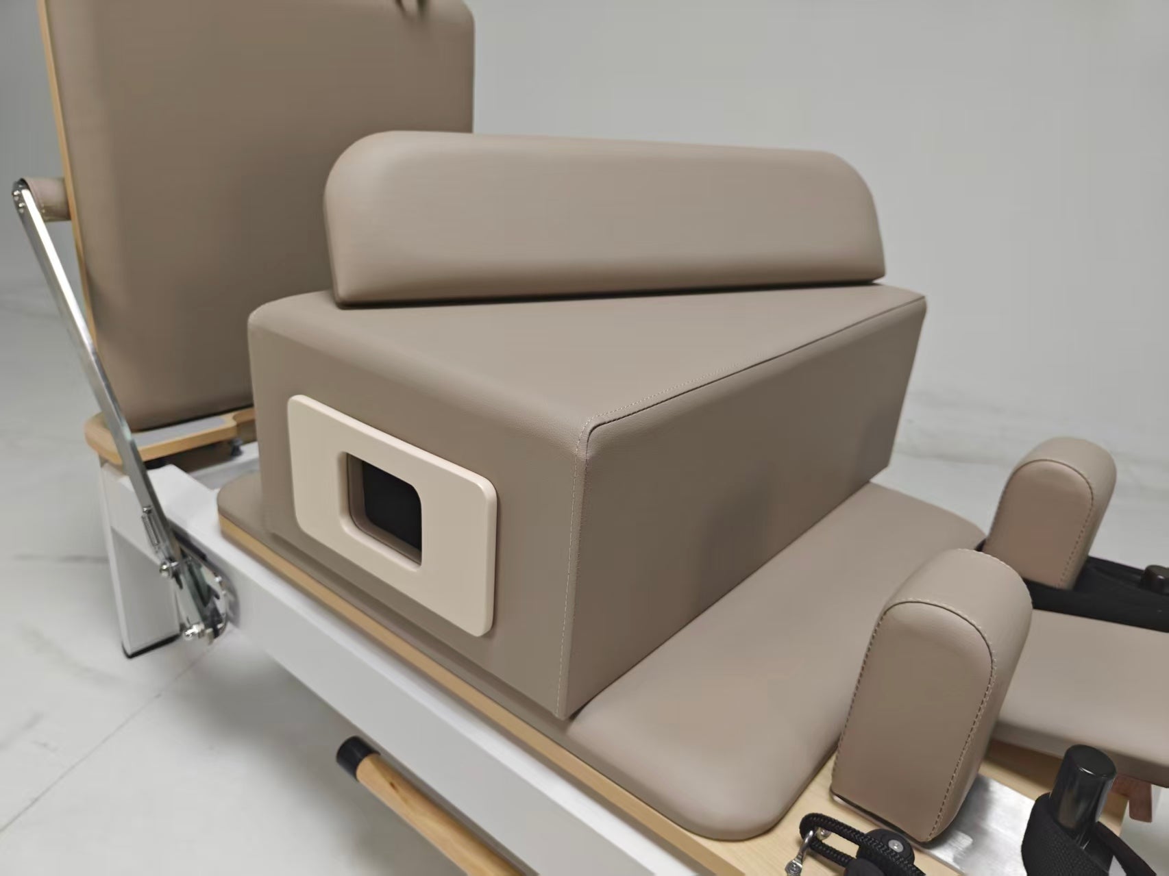 Trojan StudioPR Beije Aluminium Reformer Inc Box & Jump Board