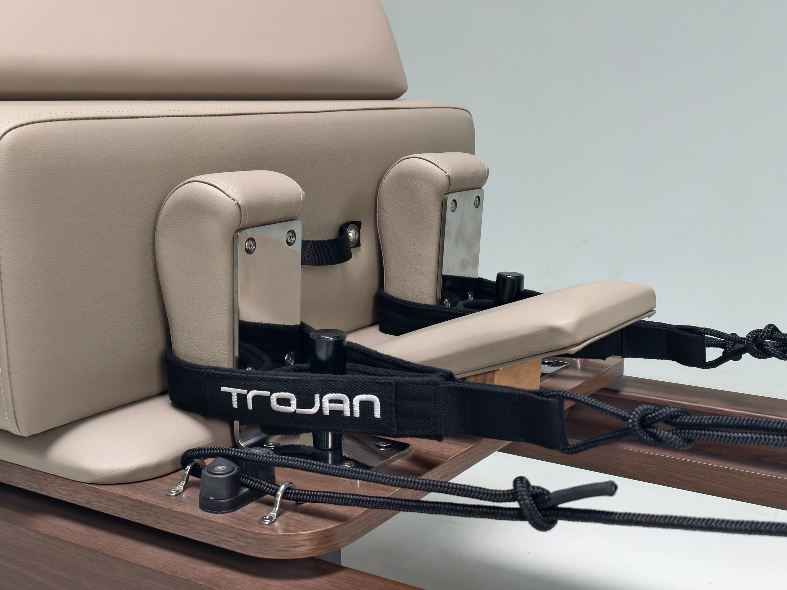 Studio AURALIS Beige Aluminum Pilates Reformer – Special Edition