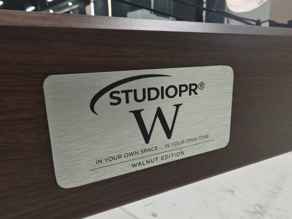 Trojan StudioPR " Walnutt " Premium Aluminium Reformer Inc Box & Jump Board
