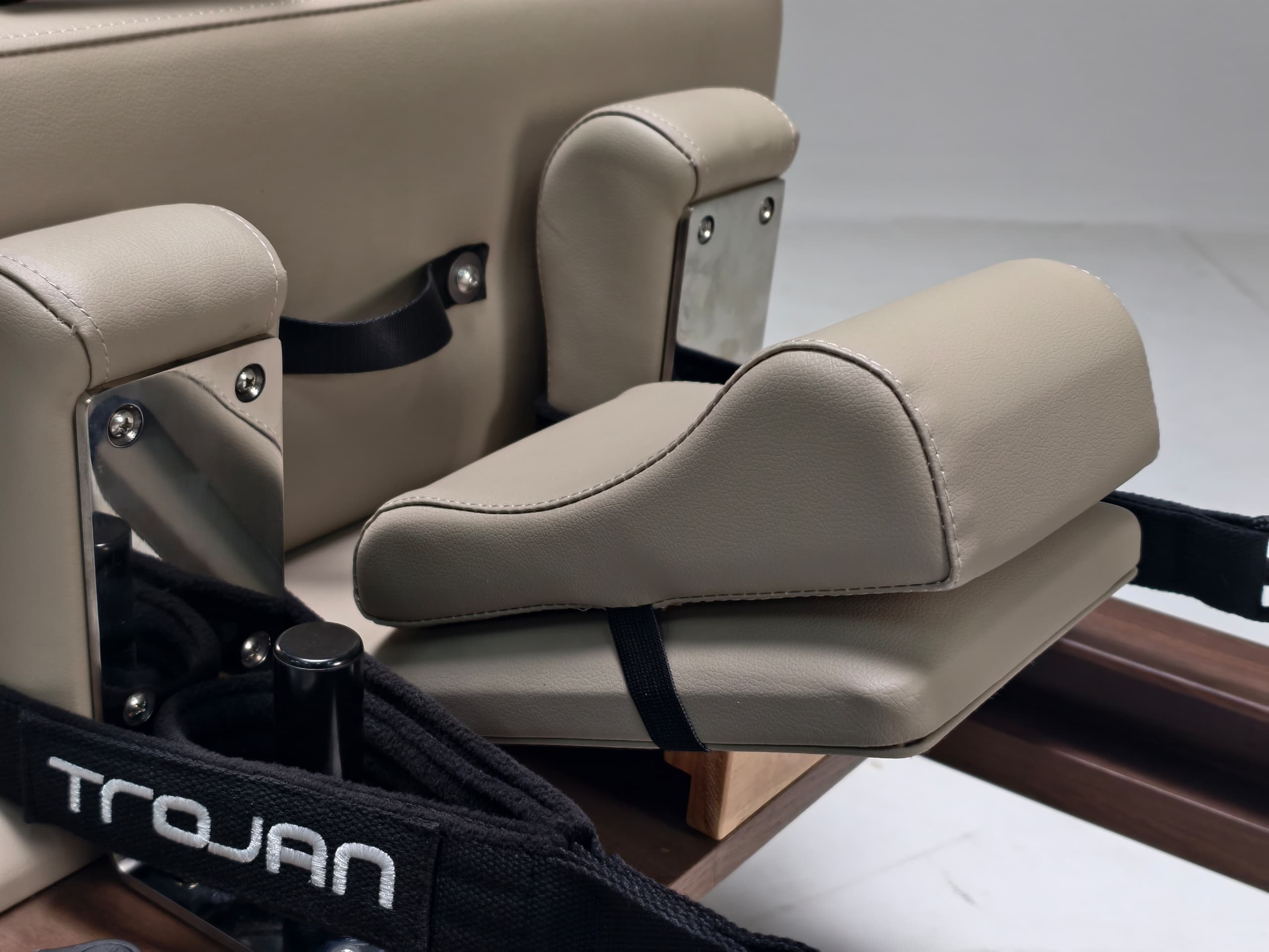 Studio AURALIS Beige Aluminum Pilates Reformer – Special Edition