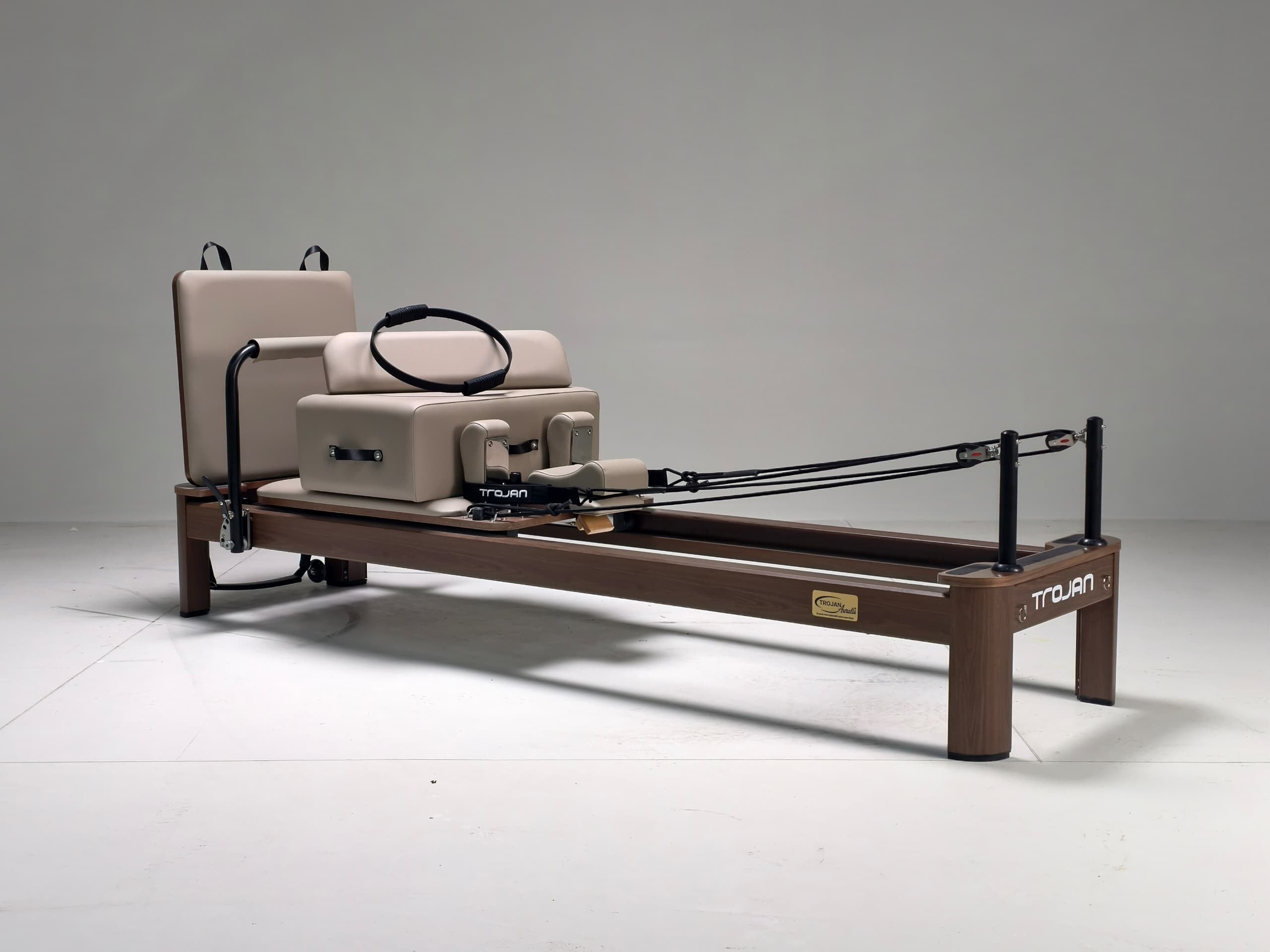 Studio AURALIS Beige Aluminum Pilates Reformer – Special Edition