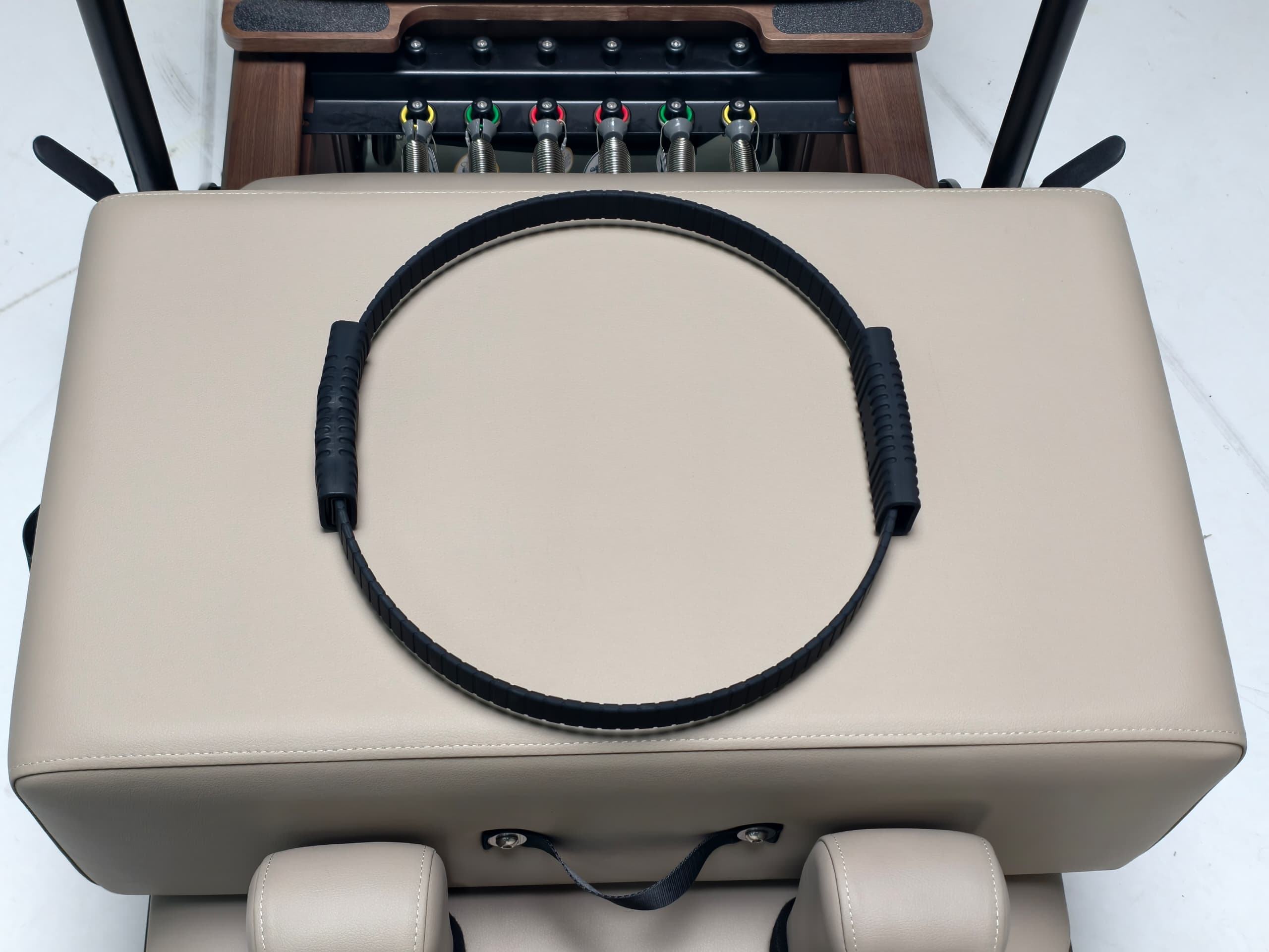 Studio AURALIS Beige Aluminum Pilates Reformer – Special Edition